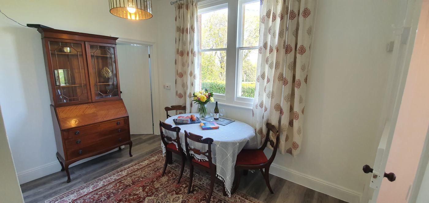 Kitchen & Dining